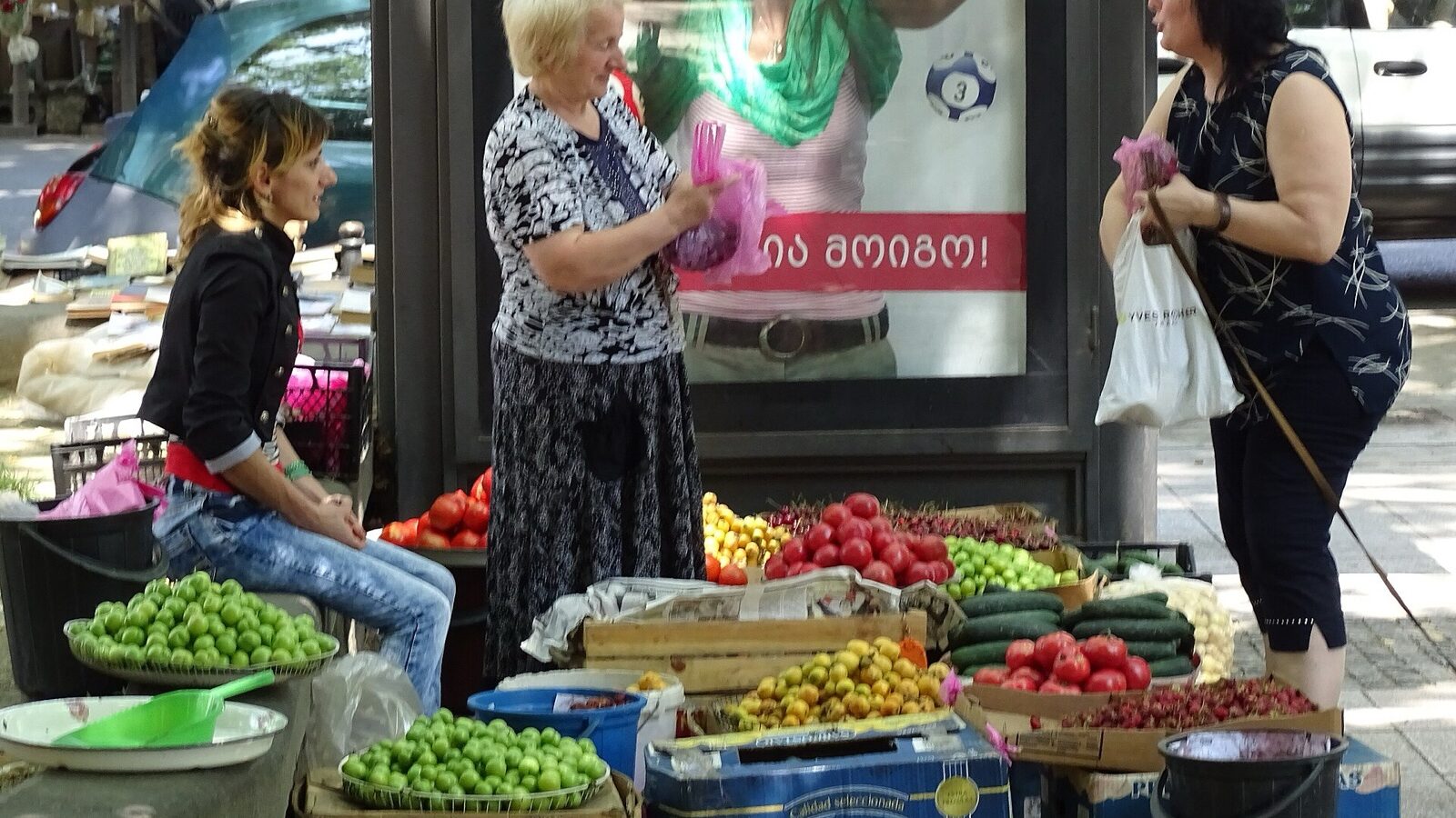 Pouliční trh se zeleninou v Tbilisi, Gruzie