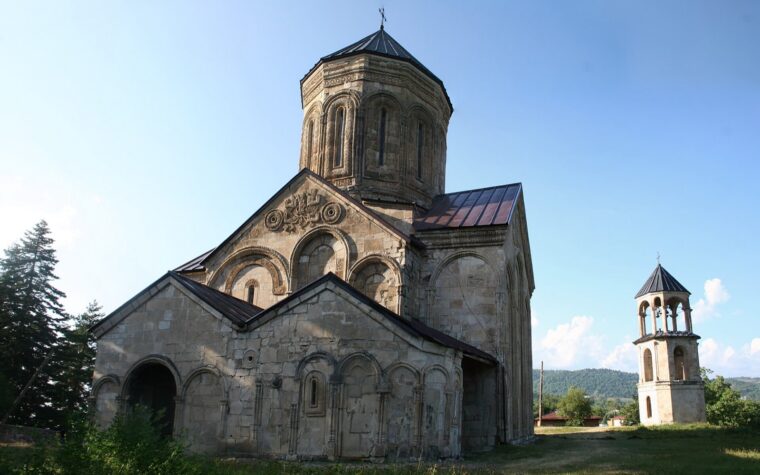 Racha: tichý horský region a víno Chvančkara